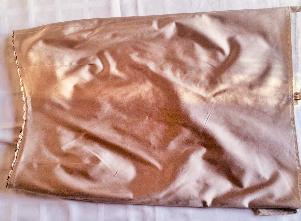 ткань бликует