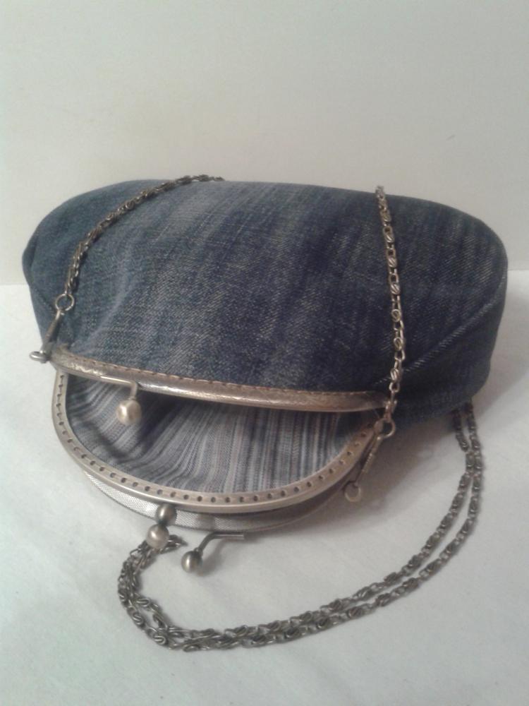 Джинсовая сумочка на тройном фермуаре