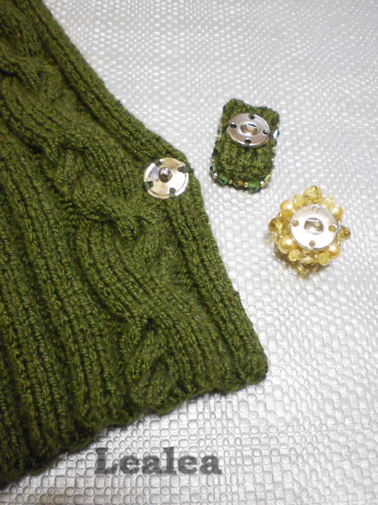 Вязаная жилетка.