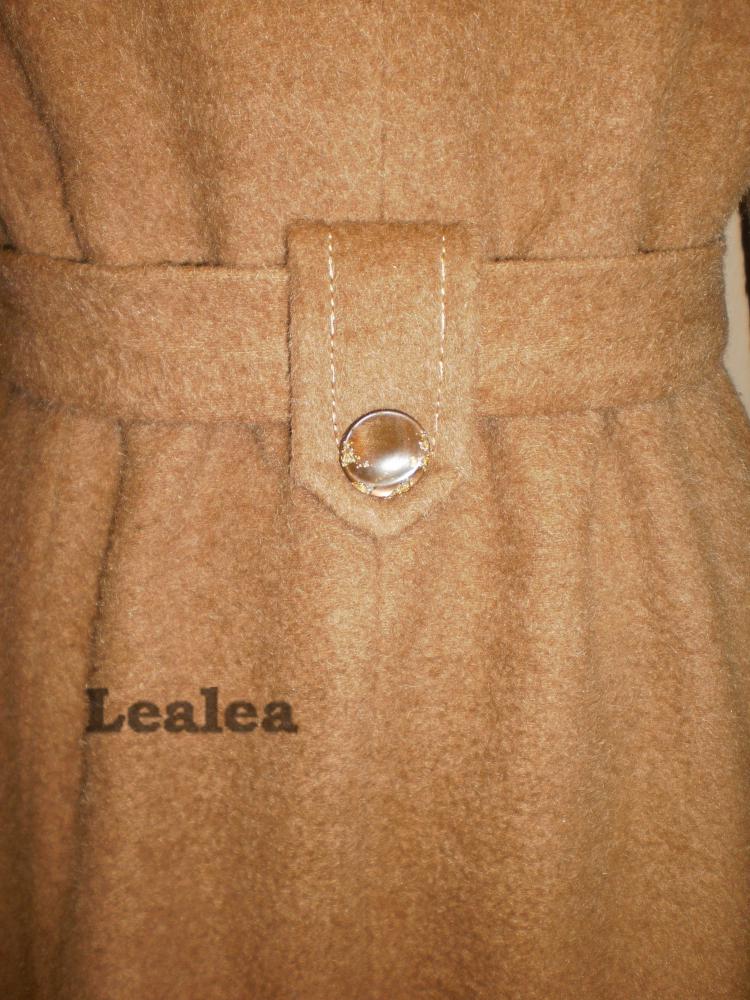 Зимнее короткое пальто.