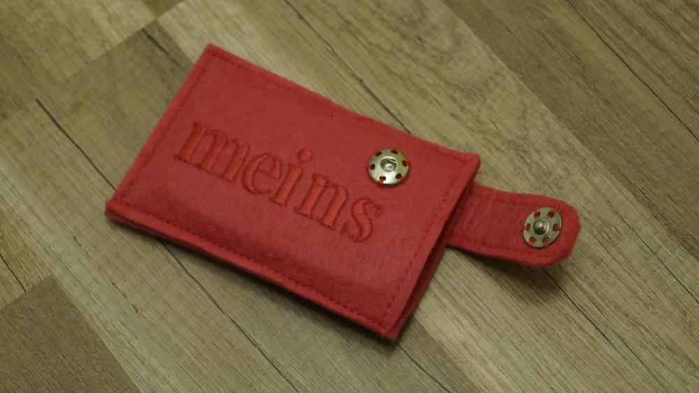 handy hulle meins red.jpg