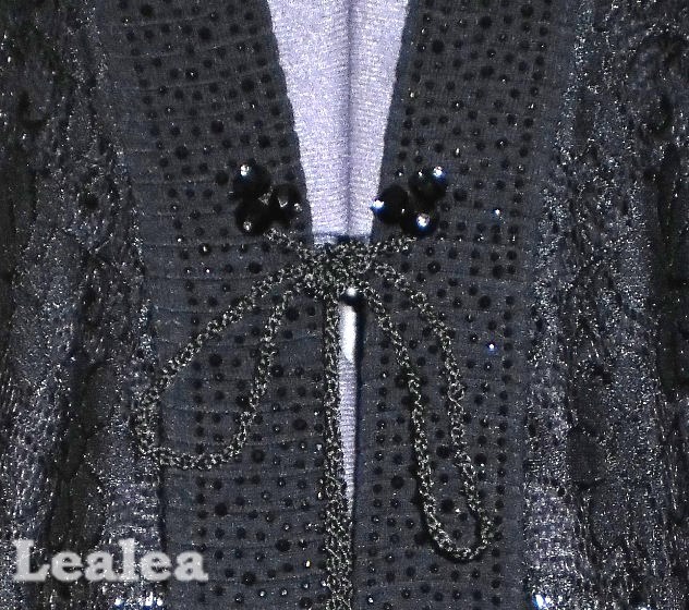 «Плодово-ягодная» застежка  для кружевного жакета.