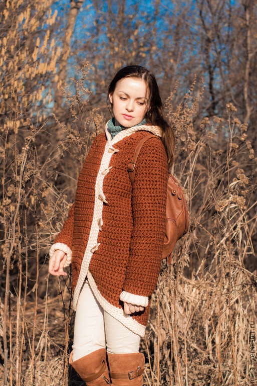 d8b3e6b8c2234fb64d9eefcbb18h--odezhda-vyazanoe-palto-s-kapyu