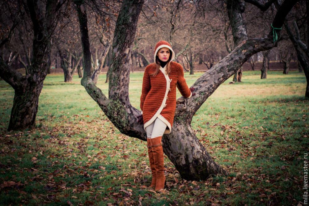 50ac386bdbeab619b1931e66493e--odezhda-vyazanoe-palto-s-kapyu