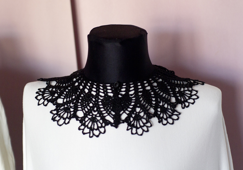 Черный воротничок. 