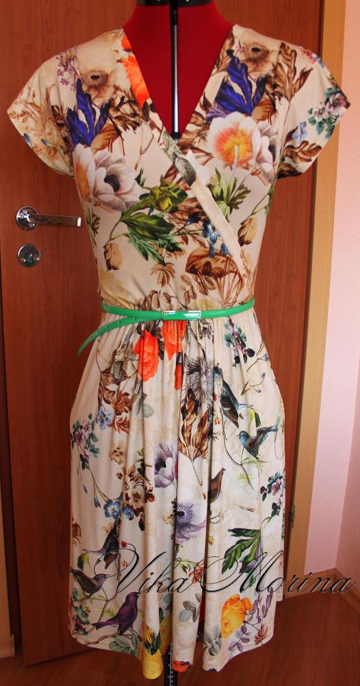 платье из трикотажа ,с цельнокроеным рукавом