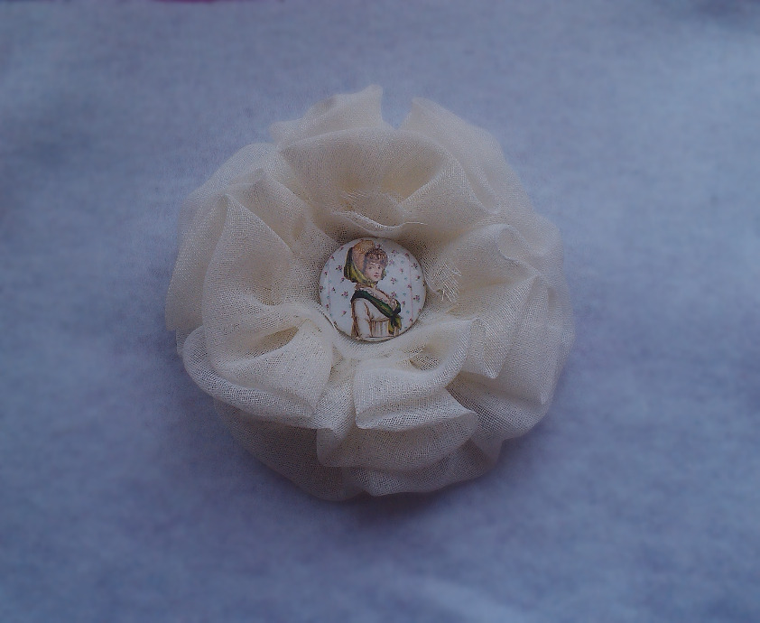 Брошь в стиле винтаж