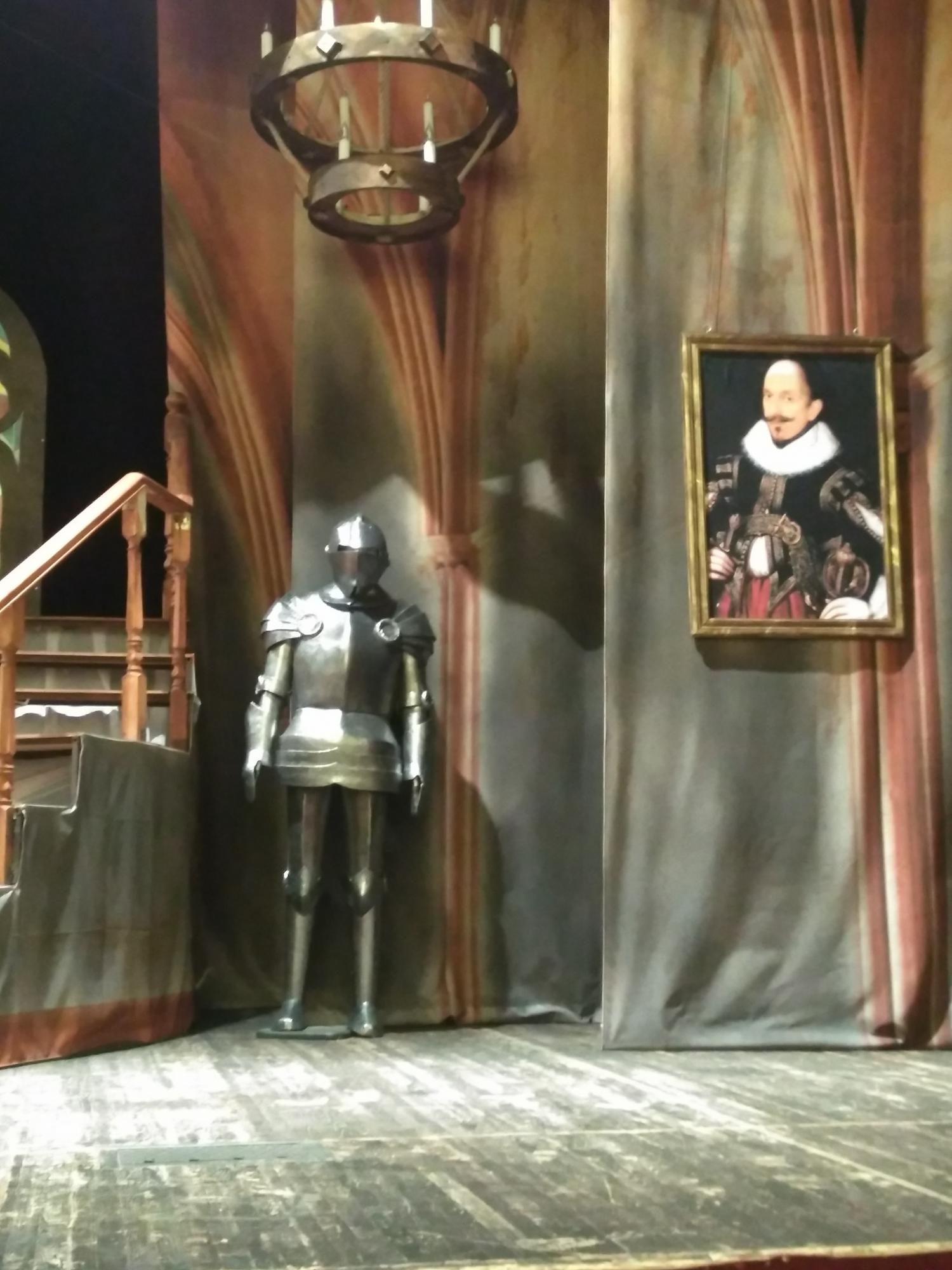 Доспехи интерьерного рыцаря