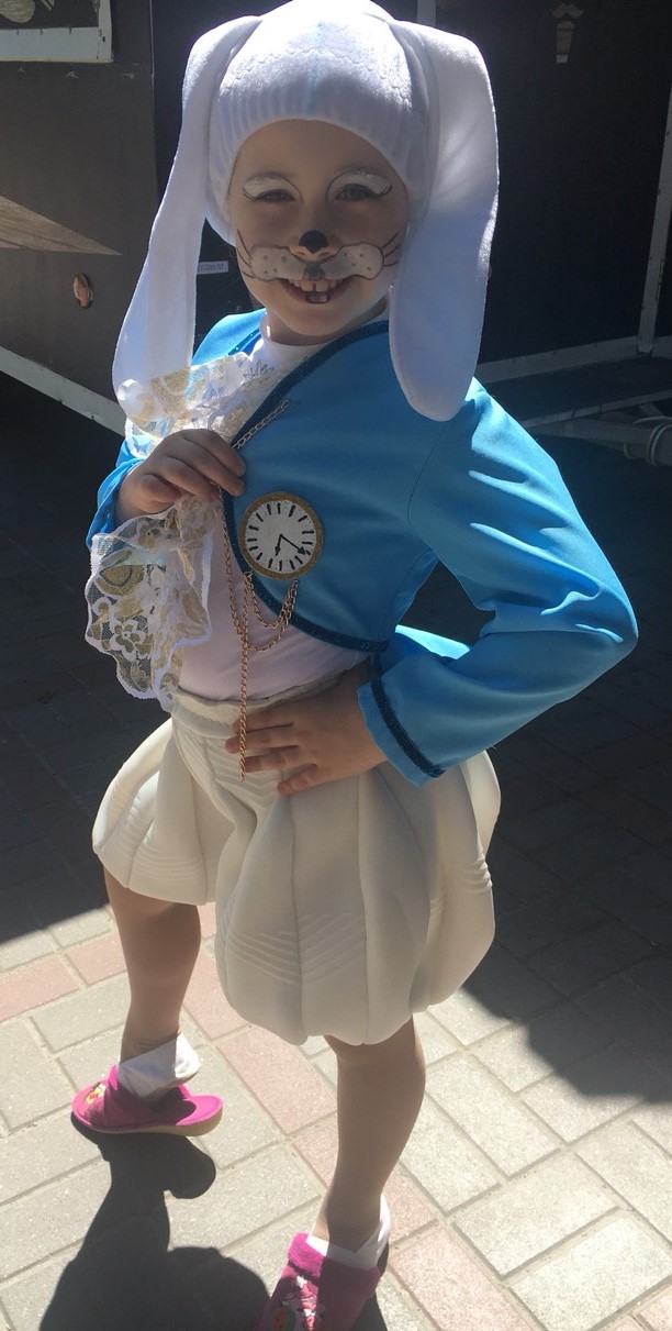 "Алиса в стране чудес"