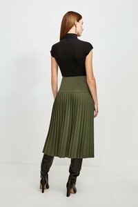 1464325259_green-military-pleated-wrap-midi-skirt(2).thumb.jpg.600e5a5371aefa9e3c1b78eda3e77147.jpg