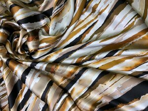 65c6f68e72a79825cd17176af21z--materialy-dlya-tvorchestva-italyanskij-shelk-escada.thumb.jpg.68c33e29e4822b5762f96c33c08ed515.jpg