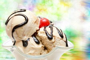 depositphotos_105801992-stock-photo-ice-cream-close-up.thumb.jpg.eab5647c97e8999f5cbcacadb88c528b.jpg