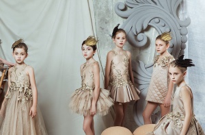 _catalog_mischka_aoki_fall_winter_2015_2_45270587_n_eng_GB.jpg