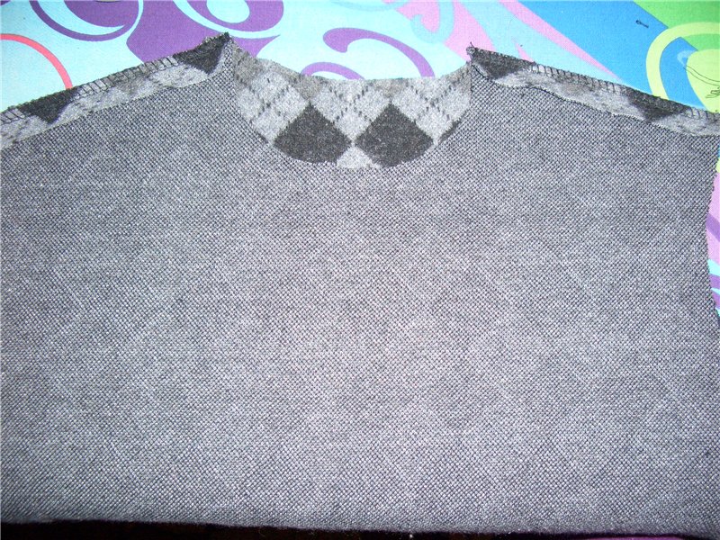 обработка горловины футболки. горловина трикотажного изделия. горловина футболки. ушить трикотажную горловину. горловина трикотажного изделия.