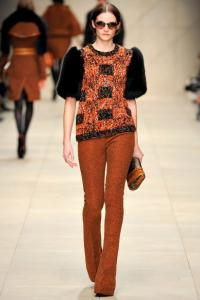 moda_osen_zima_2011_2012_burberry_fashionwalk_ru_14_588x881.jpg