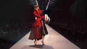 Christian_Dior_Haute_Couture_Spring_Summer_2011___Making_Of___HD.mp4_snapshot_00.32__2013.09.28_15.01.14_.jpg