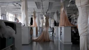 Dior_J_adore___The_dress___Making_of.mp4_snapshot_00.34__2015.03.19_16.00.27_.jpg