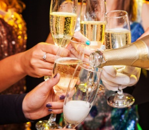 champagne_glasses_768x668.jpg