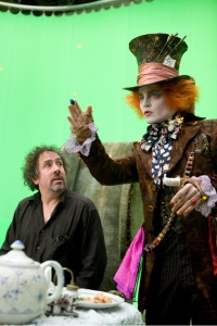 On_the_set_of_alice_in_wonderland_johnny_depp_and_tim_burton_23309903_799_1200.jpg