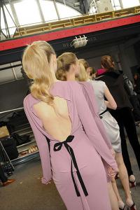RM_FALL_RTW_2010_BACKSTAGE_035_runway.jpg