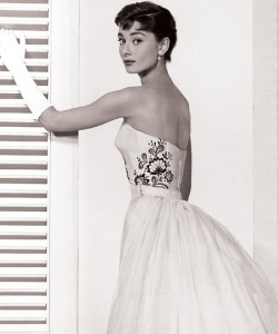 041116_Audrey_Hepburn_Givenchy_LEAD.jpg