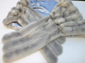 Sapphire_mink_fur_stola_England_1950__2_.jpg