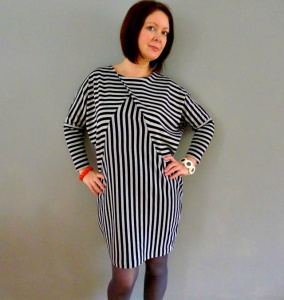 gbsb_stripey_knit_dress2.jpg