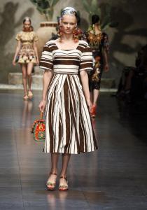 dolce_and_gabbana_ss_2013_women_fashion_show_runway_sicily_folk_photo_66.jpg