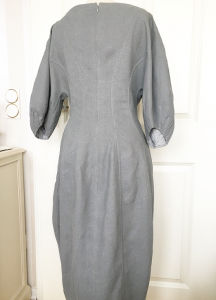 celinegreylinendress18.png