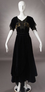 wcl_1900s_41406_late_Victorian_Deepest_Navy_Blue_Velvet_Evening_Dress_01_1024x1024.jpg