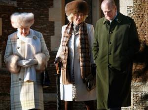 queen_elizabeth_camilla_fur_hats.jpg