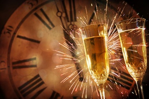 Christmas_Clock_Champagne_Stemware_Two_Sparkler_558014_1280x853.jpg