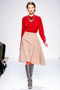 MILA_SCHON_FALL_RTW_2011_PODIUM_014_runway.jpg