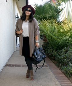 bianca_vaccarini_chunky_sweater_hat_outfit_plus.jpg