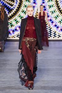 Kenzo_FALL_2011_RTW_PODIUM_033_runway.jpg