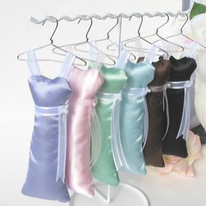 bridesmaid_dress_sachet.jpg