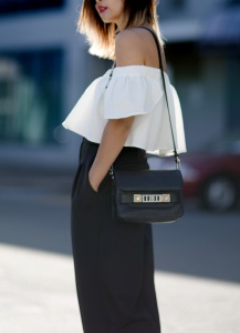ps11_off_shoulder_top_culottes_slides_streetstyle_10.jpg