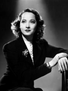 merle_oberon_c_1930s.jpg