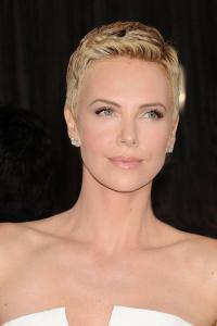 549bacd7e3247___elle_27_pixie_cuts_charlize_theron_xln_elv.jpg